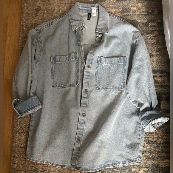 H&M Tops - H&M 100% Cotton Oversized Button Down